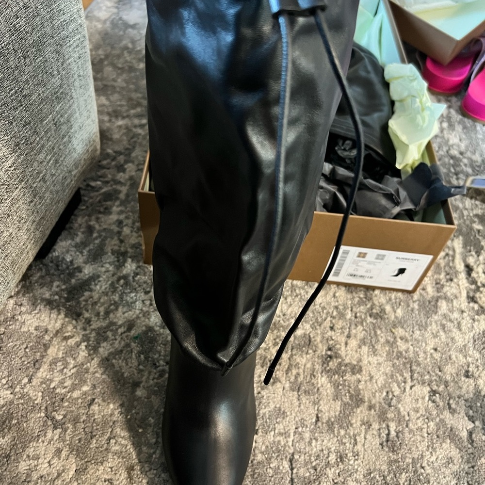 Burberry Kilbride DrawString Leather Boots - Picture 5 of 8